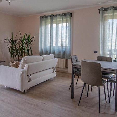La Casa Delle Farfalle - Cir Vda Sarre 0001 Aosta Buitenkant foto